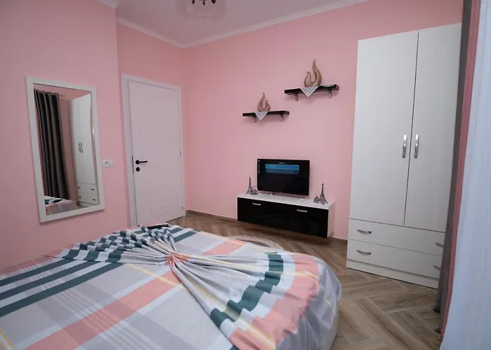 Elton Tushemisht Apartment