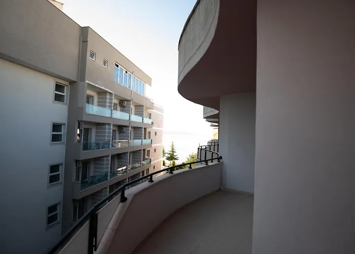 Apartment Elton Tushemisht